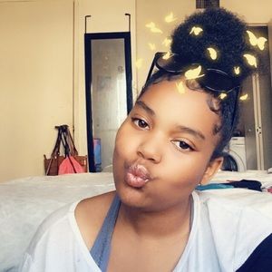 Meet your Posher, Eyani